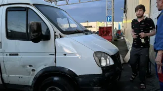 ГАЗ 2752 2004 года, цвет белый. VIN: XTH27520040069191, ПТС: 77 РМ 094643, госномер: Х392СК790. Двигатель бензиновый, номер: 406ЗОС 43013427, мощность 98.2 л.с. (72.2 кВт), объем 2285 куб. см. Кузов №: 27520040087055. Разрешенная максимальная масса 2800 кг, масса без нагрузки 1245 кг. Экологический…