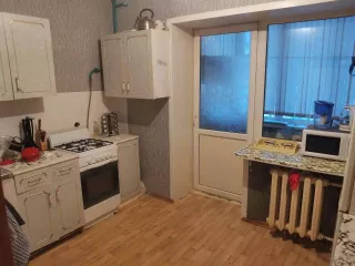 Квартира в г. Брянск, 40,1 кв.м, 1 комн. Лот №1   Квартира, однокомнатная, площадь 40,1 кв.м., этаж: 1, адрес,  местонахождение : Россия, Брянская обл., г. Брянск, бульвар 50 лет Октября, д. 9, кв. 1, кадастровый  условный  номер: 32:28:0015111:107.