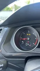 Volkswagen Tiguan, 2018 года, 149,6 лс, 174000 км. Легковой автомобиль, марка VOLKSWAGEN TIGUAN, VIN WVGZZZ5NZJW912315, 2018 г.вып. ВНИМАНИЕ!!! Машина на ходу. В дальнейшем нужна замена топливной системы и экологию нужно вырезать или прошить. Бампер с одной стороны побитый немного после аварии…