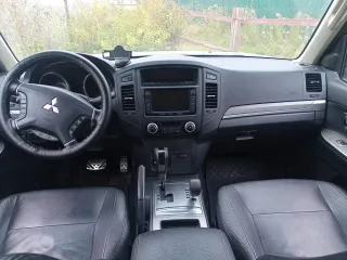 Mitsubishi Pajero 3.0, 2013, цвет: черный, мощность двигателя, л. с. (кВт): 131/178.0. Обращаю внимание, что автомобиль находился в эксплуатации и является бывшим в употреблении; может иметь скрытые недостатки (неисправности), которые являются следствием эксплуатационных дефектов или естественного…