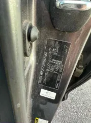 Toyota Land Cruiser 200, 2009 г.в., VIN – JTMHT05J805056007, ПТС 78УЕ 937622; цвет кузова серый; 288 л.с.; тип двигателя бензиновый; категория ТС В, экологический класс четвертый, имущество обременено залогом Сырцова Сергея Анатольевича.