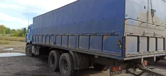 Грузовой бортовой КАМАЗ 65117, 2007 г. в., заводской номер XTC65117071134207, двигатель 74030260 72401361, идентификационный номер XTC65117071134207, государственный регистрационный знак В818ТВ161.