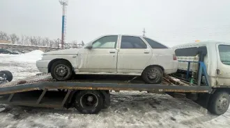 Автомобиль марки ВАЗ 21120, 2004 г/в, Р 607 ТУ 56, цвет серебристо-желтый, VIN XTA21120040241140. Автомобиль имеет следы эксплуатации такие как потертости лакокрасочного покрытия на кузове автомобиля, имеются загрязнения подкапотного пространства и салона автомобиля. Возможны скрытые дефекты…