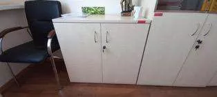 Берлин 340 161 430 Экран со струбцинами 160*1,8*35 (береза)-4 шт.; Берлин BR 81.0551 Шкаф комб.5-ур глухдвстекл дв в раме 90*43*208 (бер/сер) – 4 шт; Берлин В195 Рабочее место L 160*160*74 (береза); Берлин В201 Конференц-стол 240*120*74 (береза); Берлин В406/1 Шкаф 90*43*93 (береза)-8 шт; Берлин…
