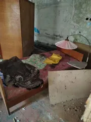 1/4 доля дома и 1/4 доля земельного участка в Смоленской обл. еще ¼ жилого помещения  кадастровый номер 67:15:3070101:40  и ¼ земельного участка  кадастровый номер 67:15:3070101:17 , расположенные по адресу: 216556, Смоленская область, Рославльский р н., с/п. Пригорьевское, д. Заречье