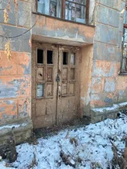 Нежилое здание, общей площадью 967,1 кв.м, кадастровый номер 74:35:2700012:29, расположенное по адресу: Челябинская область, г. Троицк, ул. Монтажников, д. 1 с земельным участком, общей площадью 3615 кв.м, кадастровый номер 74:35:2700012:7. Назначение здания: нежилое. Общая площадь: 967,1 кв.м…