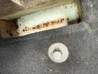 Opel Astra 2012 года, 115 л.с., пробег 300000 км, АКПП. VIN: XUFPD6DD6C3072737. Автомобиль находится в Тюмени по адресу: ул. 30 лет Победы, 96 (во дворе). ТС не на ходу. Вин-номер на кузове не читается. Имеются запреты регистрационных действий.