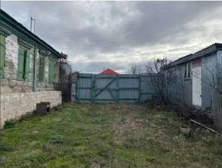 Доля дома 38,7 м² и участка 5200 м² в Воронежской области. 1/4 доля жилого дома, площадь 38,7 кв.м., назначение: жилое, количество этажей: 1. 1/4 доля земельного участка, площадь 5200 кв.м., назначение: земли населенных пунктов. Адрес: Воронежская область, Калачеевский район, село Ширяево, улица…