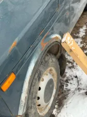 Автомобиль ВАЗ 21213, VIN: XTA212130V1258485, 1996 года выпуска, мощность 79 л.с. На ходу, но не заводится. Состояние плохое, требует больших вложений. Необходим ремонт тормозов и замена тормозных колодок. Пороги и двери под замену. Отсутствует переднее пассажирское сиденье, водительское сиденье…