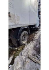 Грузовой фургон 2006 года выпуска, марка 2818–0000010-02, идентификационный номер Т179НС42, VIN XSU28180В70005550, цвет белый.