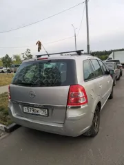 Легковой автомобиль, марка: Opel, модель: Zafira, год изготовления: 2011 г.в., серебристого цвета, мощностью 140 л.с., рабочий объем двигателя 1796 см3 (VIN XWF0AHM75C0000525)