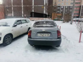 Chevrolet Lanos 2007 года, 86 л.с., пробег 276085 км. Госномер С742ТР24, VIN Y6DTF69Y070073032. Заводится, едет. Требует ремонта: перегорел включатель поворотников, пороги гнилые, двигатель потребляет масло, сел аккумулятор.