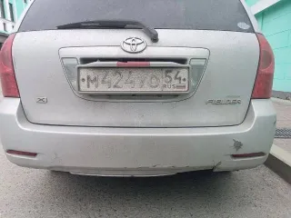 Toyota Corolla, 2004 года, 110 лс, 557638 км. Автомобиль TOYOTA COROLLA FIELDER, 2004 года выпуска, гос. номер М424УО54, № кузова NZE1240044871. Имеются следующие недостатки: вмятины на крыше, левом и заднем крыле, переднем правом крыле; трещина на лобовом стекле; повреждение лакокрасочного…