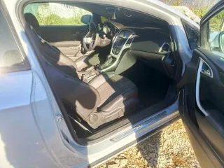 Opel Astra 2012 года, 140 лс, 300000 км, АКПП. Автомобиль: OPEL ASTRA, 2012 г.в., VIN XWFPF2DC1C0014955. Требует ремонта. Является предметом залога ООО МФК "ПСБ ФИНАНС". Обременения и ограничения на распоряжение и эксплуатацию Имущества, наложенные работниками службы судебных приставов, судебными…
