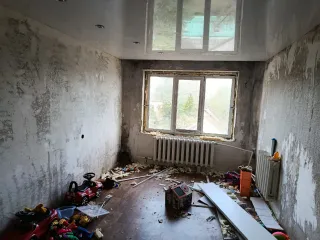 Трехкомнатная квартира 70.6 кв.м, Псковская область, Новоржевский район, город Новоржев, улица Льва Толстого, дом 41, квартира 7, кадастровый номер 60:10:0010222:44. Ознакомление с имуществом осуществляется по месту его нахождения в рабочие дни с 10.00 до 17.00 по местному времени после…