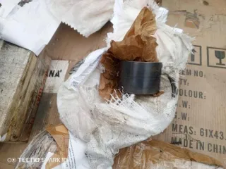 Запчасти и инструменты для двигателей Skoda: клапана впускного газораспределения двигателя марки «Skoda 275», «Skoda 160», маслосъемные кольца поршня двигателя «Skoda 275», вкладыши шатунного двигателя марки «Skoda 160», без видимых следов эксплуатации - всего 72 шт.; аккумуляторный шуруповерт…