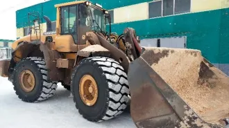 MUSTANG 2086 погрузчик, гос. знак 4041 ХЕ 24, MMC02086F00005305, цвет желтый, 2014; Liebherr R 916 LC экскаватор, гос. знак 4052 ХЕ 24, WLHZ1301CZD038902, цвет желтый, 2014; Liebherr R 916 LC экскаватор, гос. знак 4053 ХЕ 24, WLHZ1301KZD038900, цвет желтый, 2014; Харвестер 2054 манипулятор…