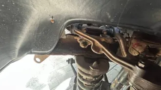 ВАЗ 21213 1995 года выпуска, цвет вишневый, VIN XTA21213051123944.