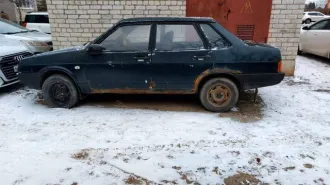 ВАЗ-21099, 2002 года, VIN XTA21099023363692, двигатель 3492491 (2111), шасси отсутствует, цвет зеленый (темно-зеленый), кузов XTA21099023363692. Автомобиль не заводится. Покупатель самостоятельно снимает ограничения на регистрационные действия при их наличии.