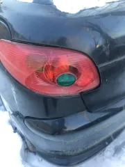 Peugeot 206 2004 года, черный цвет. VIN: VF32DNFUR44142927, ПТС: 66TM 596839, госномер: Н278НУ96. Производство: Франция. Бензиновый двигатель 110 л.с. Максимальная масса 1677 кг, снаряженная масса 1177 кг.