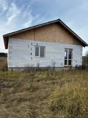 Дом 97,8 кв.м и участок 810 кв.м, Челябинская область. Жилой дом площадью 97,8 кв.м, кадастровый номер 74:19:0403001:1927, расположенный на земельном участке площадью 810+/-9,96 кв.м, кадастровый номер 74:19:0403001:838. Адрес: Российская Федерация, Челябинская область, Сосновский район, поселок…
