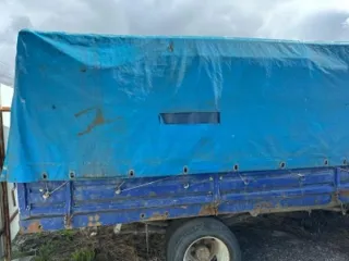 ГАЗ 33021 1995 года, госномер Р771ЕА33, VIN XTH330210S1548721. Цвет голубой, трещина на переднем бампере, сломано крепление у решетки радиатора, коррозия металла на бортах кузова ТС, тент с многочисленными разрывами и порезами, б/у, документы отсутствуют, ключи отсутствуют. Имущество продается в…