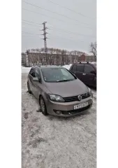 Volkswagen Golf Plus 2011 года. VIN: WVWZZZ1KZCW521875. Находится в залоге. Автомобиль расположен в Томске, осмотр возможен в рабочие дни с 10:00 до 17:00 по предварительной договоренности по телефону +7-927-720-48-23 или email torgi.vs.tender.tyurkina@gmail.com.