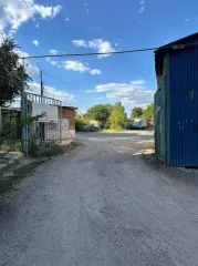 Нежилое помещение 97,5 кв. м, Ростовская обл., г. Таганрог, ул. Большая Бульварная, 10-25; 1101/3432 доли в праве общей долевой собственности на земельный участок, категория земель: земли населенных пунктов, вид разрешенного использования: для использования в производственных целях. Ознакомление с…