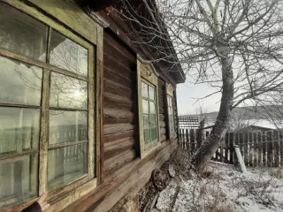 Нежилое одноэтажное деревянное здание,  с кадастровым номером 38:16:000010:1846, площадью 296,00 кв.м., расположенное по адресу: Российская Федерация, Иркутская область, Усольский район, р.п.Мишелевка, ул.П.Кузякина, д.26а Нежилое здание площадью 296,0 кв.м., с кадастровым номером…