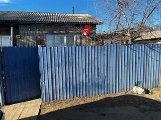 Квартира 75.8 кв.м и земельный участок, Забайкальский край. 1/3 доли в праве собственности на квартиру, назначение: жилое, этаж 1, площадь 75,8 кв.м., кадастровый номер 75:27:080102:553, по адресу: Забайкальский край, муниципальный округ Тунгокоченский, село Верх-Усугли, ул. Строителей, д.17, кв.2…