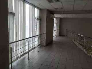 Антресоль 1-го этажа, пом. VII, ком. 5, 6, 6а, 147,6 кв. м. Адрес: Москва, Даниловский район, ул. Большая Тульская, д. 2, пом. 7/1. Вход из помещения отделения почтовой связи, при использовании необходимо учитывать график работы почты.