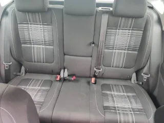Volkswagen Tiguan, 2016 года, 122 л.с., 83699 км, МКПП, передний привод, цвет белый, VIN XW8ZZZ5NZHG105479, ранее участвовал в 6-ти ДТП, срабатывали подушки безопасности, восстановлен, ключ один, кондиционер не работает, АКБ разряжена, повреждено правое переднее крыло (вмятина), отчет Автотеки…