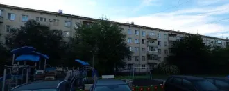 Квартира площадью 31,8 кв.м по адресу: г. Москва, Химкинский бульвар, дом 16, корпус 5, квартира 155, кадастровый номер 77:08:0003008:5739. Обременения: арест ФССП, судебный арест, запрет регистрационных действий.