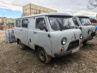 УАЗ-396255 2012 легковой цельнометаллический фургон повышенной проходимости 4х4 (согласно данным технического паспорта специальный пассажирский), производство АО «УАЗ», Россия, 2012 г. VIN – ХТТ396255С0163270. Номер двигателя – 409100*С3034542. Номер кузова – 396200С0108562. Цвет белая ночь…