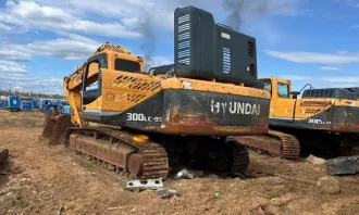 Hyundai R300LC-9S, 2015 года выпуска, номер рамы HHKHZ810PE0001267, ГРЗ 5799НТ77. Отсутствуют ключи, техника разукомплектована, годные остатки. Ознакомление с имуществом производится по адресу: Российская Федерация, Республика Саха (Якутия), Мирнинский район, Ботуобуйинский наслег…