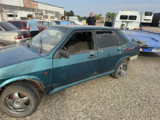 ВАЗ 21099 1996, ВАЗ 2109 1988, ВАЗ 21083 1997. ВАЗ 21099, 1996 г.в., цвет кузова: серебристо-зеленый, тип: легковой седан, VIN: XTA210990V2008855, гос. номер: Е653УМ95, номер кузова: XTA210990V2008855, объем двигателя: 1499 см³, мощность: 50 кВт / 68 л.с., экологический класс: не установлен. Ключи…