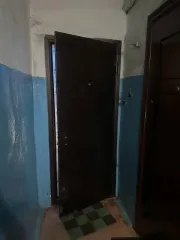 1/4 доли 47,5 кв.м в Ульяновской области, кадастровый номер 73:02:030208:277, общей площадью 47,5 кв.м., по адресу: Российская Федерация, Ульяновская область, м.р-н Барышский, г.п. Старотимошкинское, рп. Старотимошкино, ул. Микрорайон, д. 15, кв. 11. Ограничения и обременения отсутствуют.