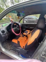 Daewoo Matiz 2010 года, 51 л.с., пробег 62503 км. VIN: XWB4A11CDAA293160. Цвет кузова: серебристый. Номер двигателя: F8CV 512790KC2. Двигатель снят, автомобиль разукомплектован.