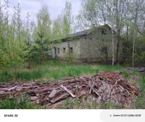 Нежилые здания (8) с земельным участком 10860 кв.м, Псковская область, Печорский м.о., д. Киршино.