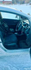 Honda Fit, 2008 года, 100 лс, 241000 км, АКПП. Автомобиль Honda Fit, 2008 г.в., гос.рег.знак С438НУ138, модель, номер двигателя: L13А, 4112636, мощность (кВт/л.с.): 74.0/100.0, рабочий объём двигателя (см3): 1339, номер кузова: GE61101583, цвет кузова: серый.