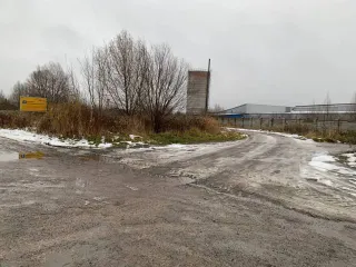 Здание 7858,3 кв.м и земельный участок 13650 кв.м в Калининградской области, Гурьевский район, поселок Поддубное, улица Лесная, дом 1. Земельный участок кадастровый номер 39:03:090910:24, площадь 13650 кв.м, категория земель: земли населенных пунктов, вид разрешенного использования: для…