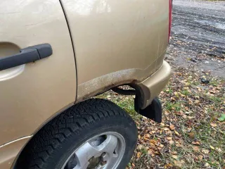 Шевроле Нива 2005 года выпуска, 80 л.с., пробег 140000 км, полный привод. VIN Х9L21230050093601, цвет бежевый металлик. Номер двигателя ВАЗ 2123 0104036, бензиновый, мощность 58,50 кВт (79,60 л.с.), объем 1690 см³. Номер кузова 0093601. Снаряженная масса 1400 кг, полная масса 1850 кг. Технически…