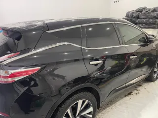 Nissan Murano 2019 года, VIN Z8NTANZ52GS010756. Пробег 26 000 км. Вариатор. Не заводится, не на ходу. Неисправности: сработали 4 подушки безопасности, правая передняя дверь заклинила из-за деформации кузова, капот под замену, лобовое стекло с трещиной справа по всей высоте, радиатор с течью…