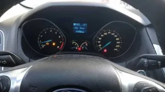 Ford Focus, 2012 года, 149,6 лс, 276000 км, АКПП. Легковой автомобиль, марка: Ford, модель: Focus, год изготовления: 2012, цвет: серо-голубой, VIN: X9FLXXEEBLCK27199, ПТС: 77РМ663032, г/н: С905УВ777, двигатель №: CK27199, мощность двигателя, л. с. (кВт): 149.6 (110), рабочий объем двигателя, куб…