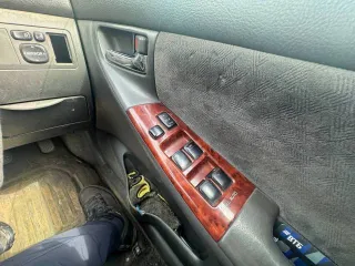Toyota Corolla 2003 года выпуска, серый цвет. Номер кузова: NZE121-3178012, государственный регистрационный знак: М376ЕТ03. VIN отсутствует.