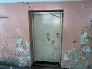 Нежилое помещение, расположенное по адресу: Санкт-Петербург, ул. Фрунзе, д. 23, литера А, пом. 2-Н, площадь 214.5 кв.м, назначение: нежилое, этаж: подвал, кадастровый номер 78:14:0007644:3983. Право собственности подтверждается записью в Едином государственном реестре недвижимости от 16.11.1999 №…