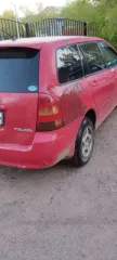 Toyota Corolla 2003 года, 109 лс, 250000 км, АКПП. Тойота Королла Филдер, 2003 года выпуска, кузов NZE1210252080Ю № двигателя № А909768. Техническое состояние: на ходу, имеются многочисленные следы повреждения ЛКП.