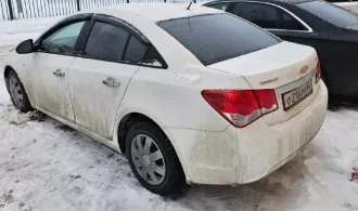 Автомобиль марки CHEVROLET модель Cruze 2012 г.в. VIN номер XUFJA696JC3020608. В залоге у ПАО СОВКОМБАНК