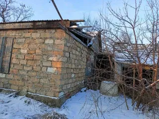 Дом 45,6 кв.м. и земельный участок 2300 кв.м., Ставропольский край, р-н Труновский, с Подлесное, ул Октябрьская, дом 103. Земельный участок, площадь 2300 кв.м., кадастровый (условный) номер: 26:05:010509:3, вид собственности: индивидуальная, и Здание, площадь 45.6 кв.м., назначение: Жилое…