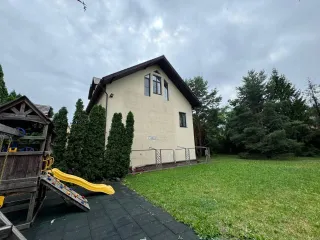 Жилое здание 334.9 кв.м, кадастровый номер 50:20:0010111:282, расположено в Московской области, Одинцовский район, дер. Мякинино, ЗАО «Береста», уч. 46. Земельный участок 1500 кв.м, кадастровый номер 50:20:0010102:6, вид разрешенного использования - для индивидуального жилищного строительства…